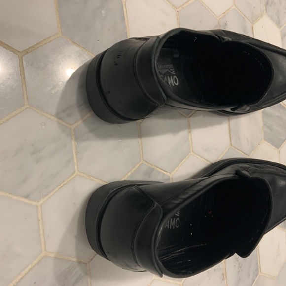 Salvatore Ferragamo Black Leather Loafers main image 4